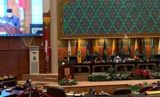 DPRD Provinsi Riau Gelar Rapat Paripurna Tentang Tata Kelola BUMD